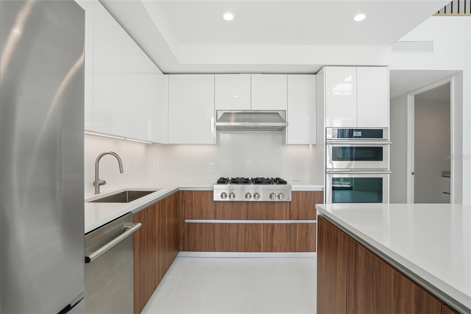 400 CENTRAL AVE #301, ST PETERSBURG, FL, 33701
