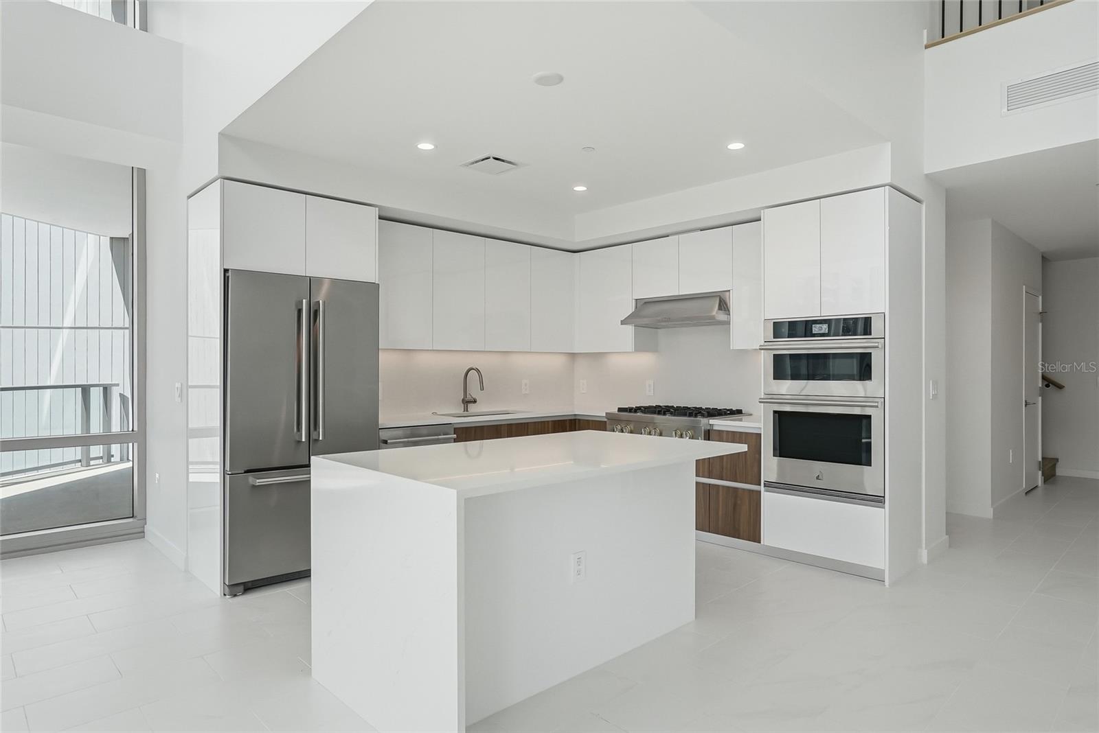 400 CENTRAL AVE #301, ST PETERSBURG, FL, 33701
