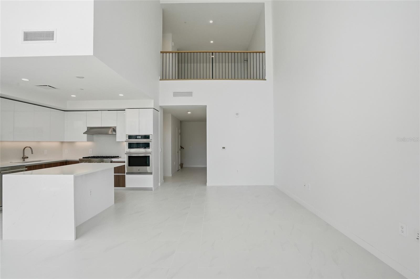 400 CENTRAL AVE #301, ST PETERSBURG, FL, 33701
