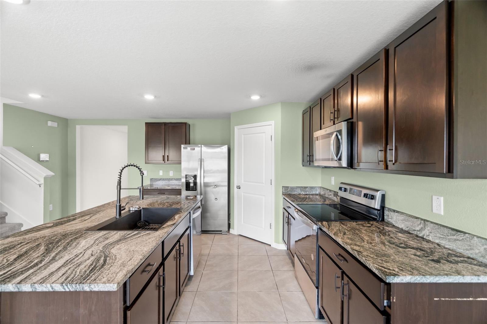 2818 GUMBO LIMBO DR, WIMAUMA, FL, 33598