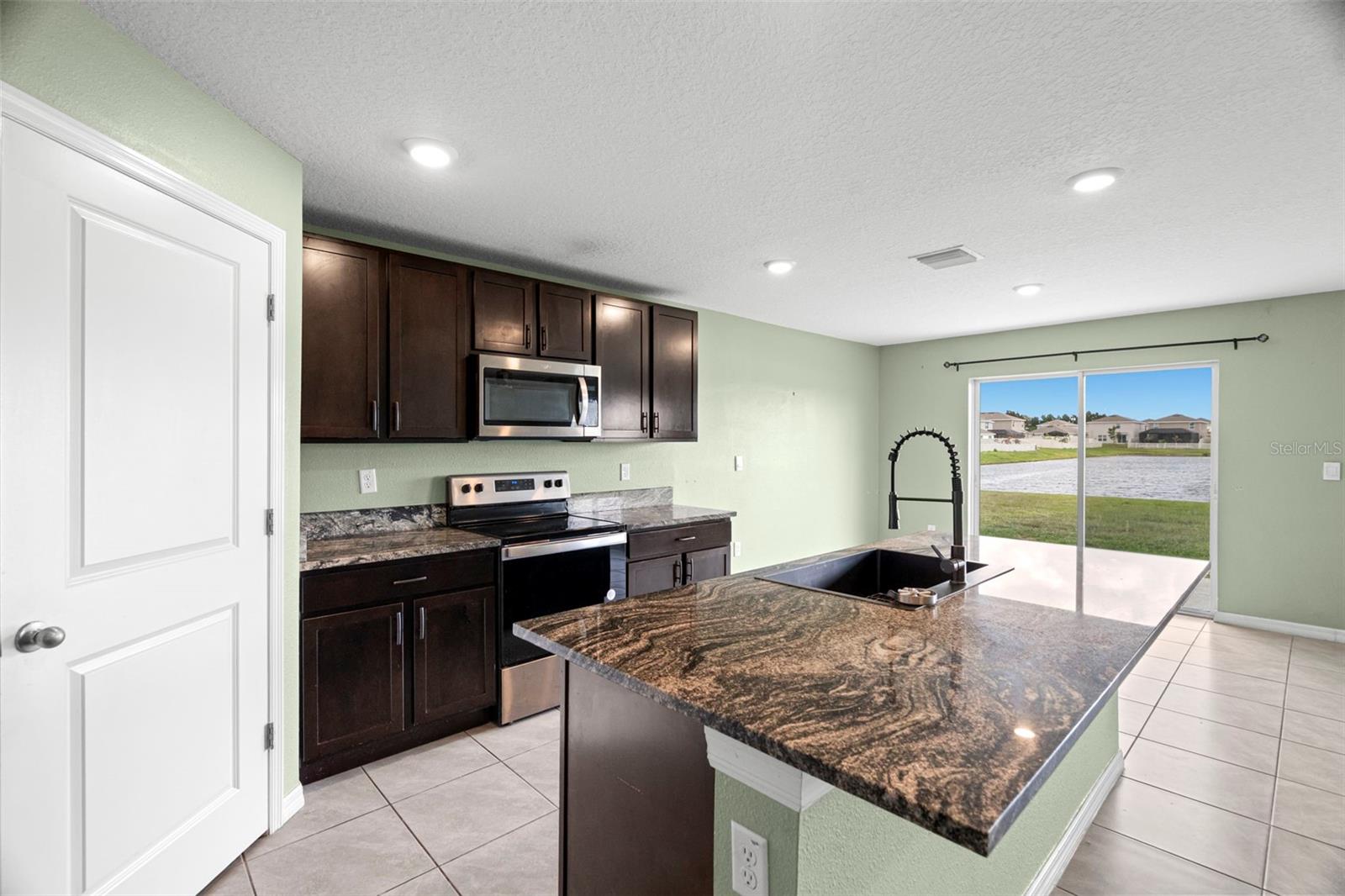 2818 GUMBO LIMBO DR, WIMAUMA, FL, 33598