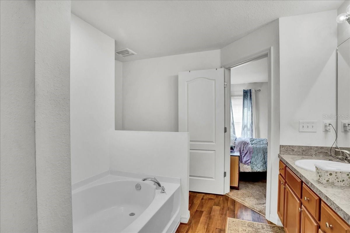 616 CHATHAM WALK DR, RUSKIN, FL, 33570