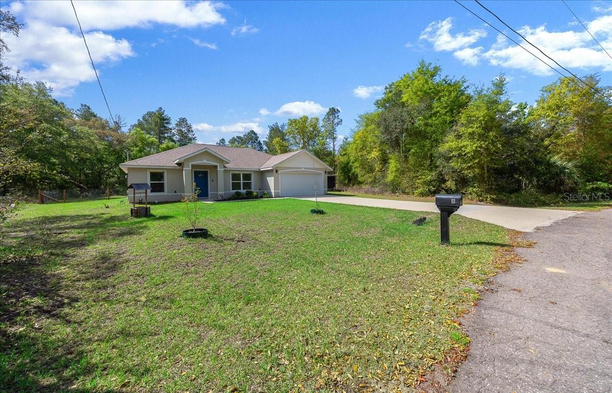 8 GUAVA PASS TRL, OCKLAWAHA, FL, 32179