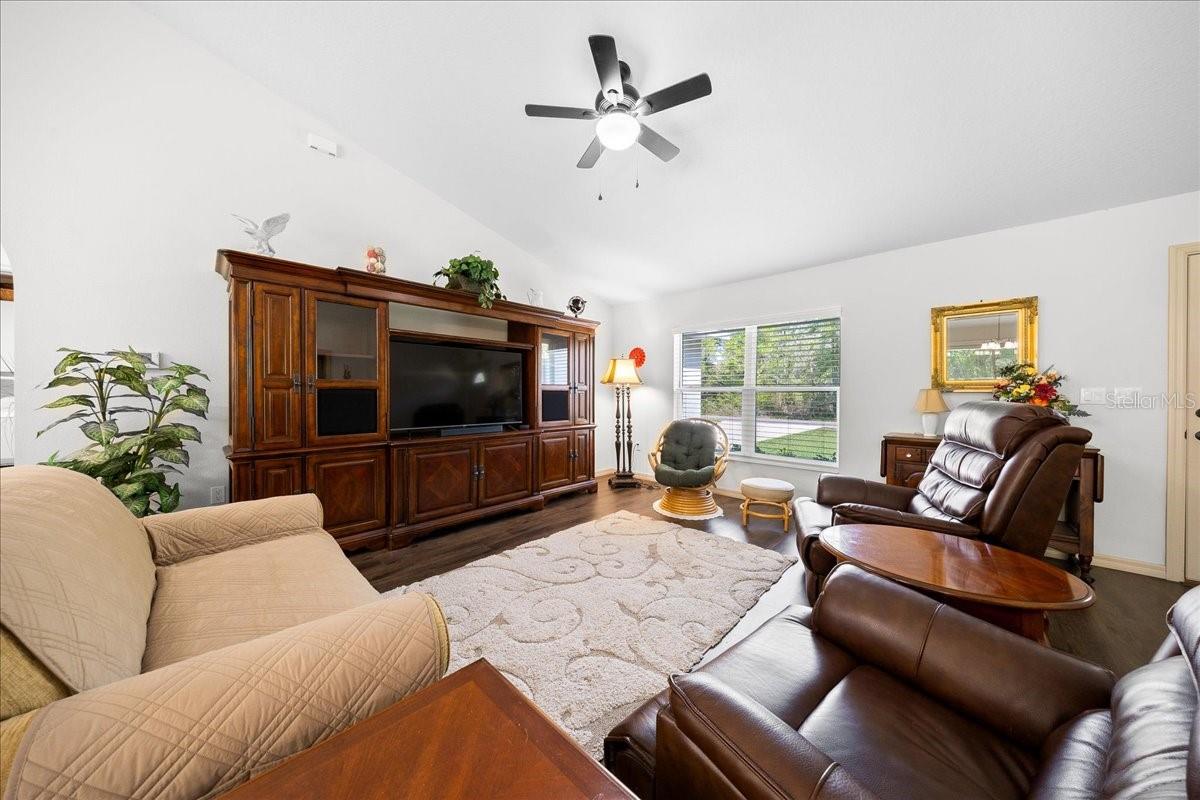 8 GUAVA PASS TRL, OCKLAWAHA, FL, 32179
