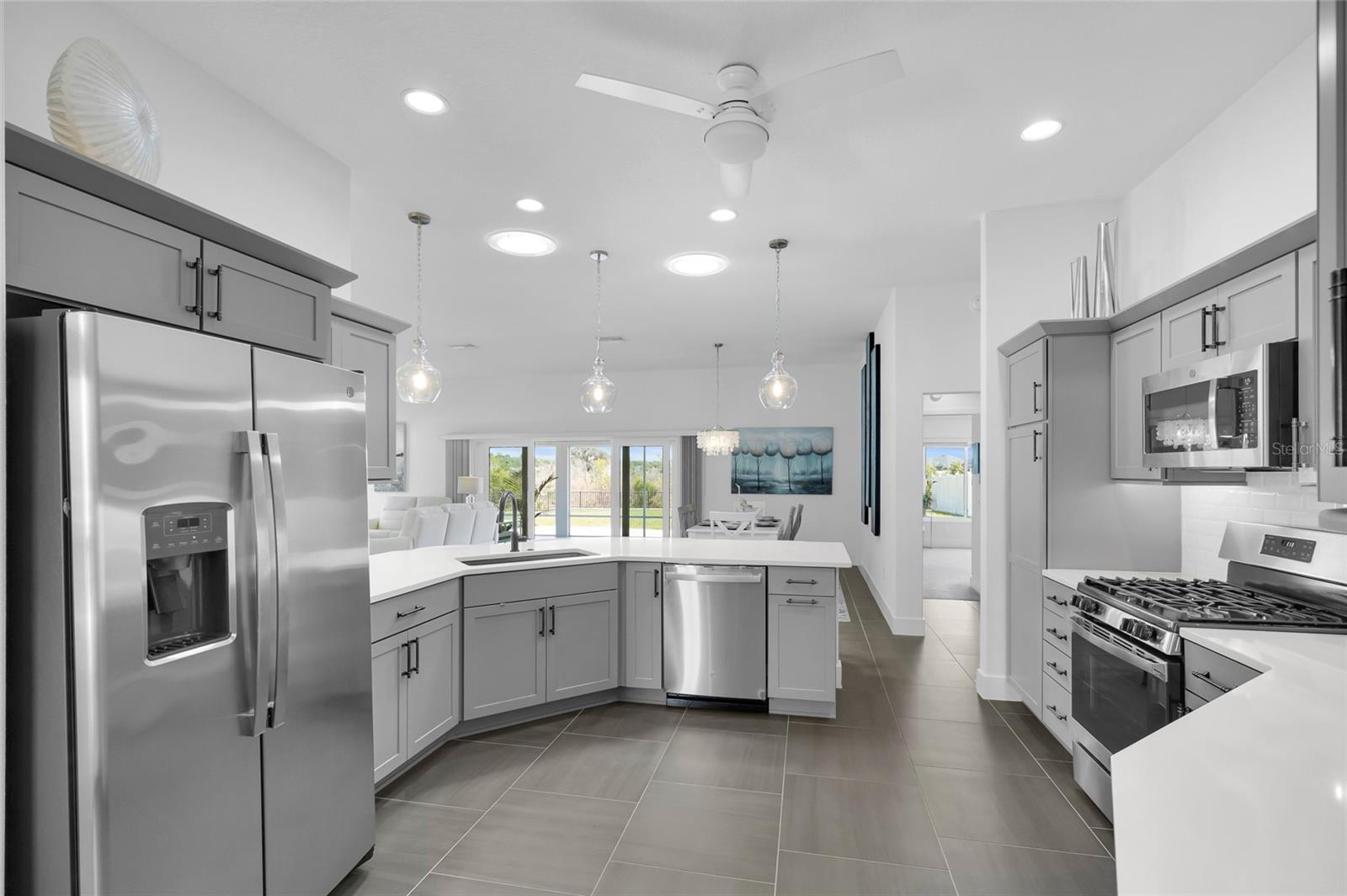 5495 HAWKINS DR, THE VILLAGES, FL, 32163
