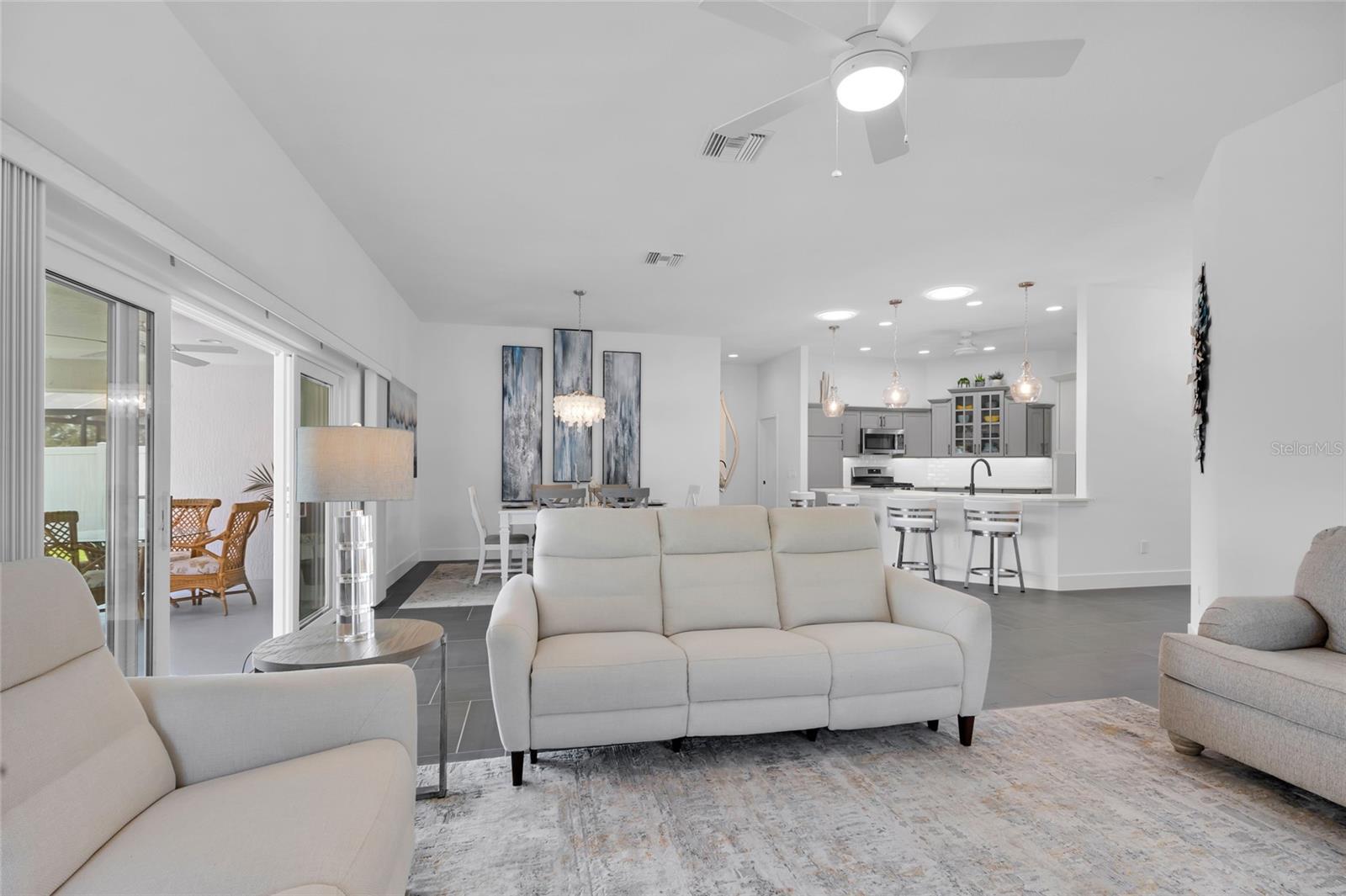 5495 HAWKINS DR, THE VILLAGES, FL, 32163