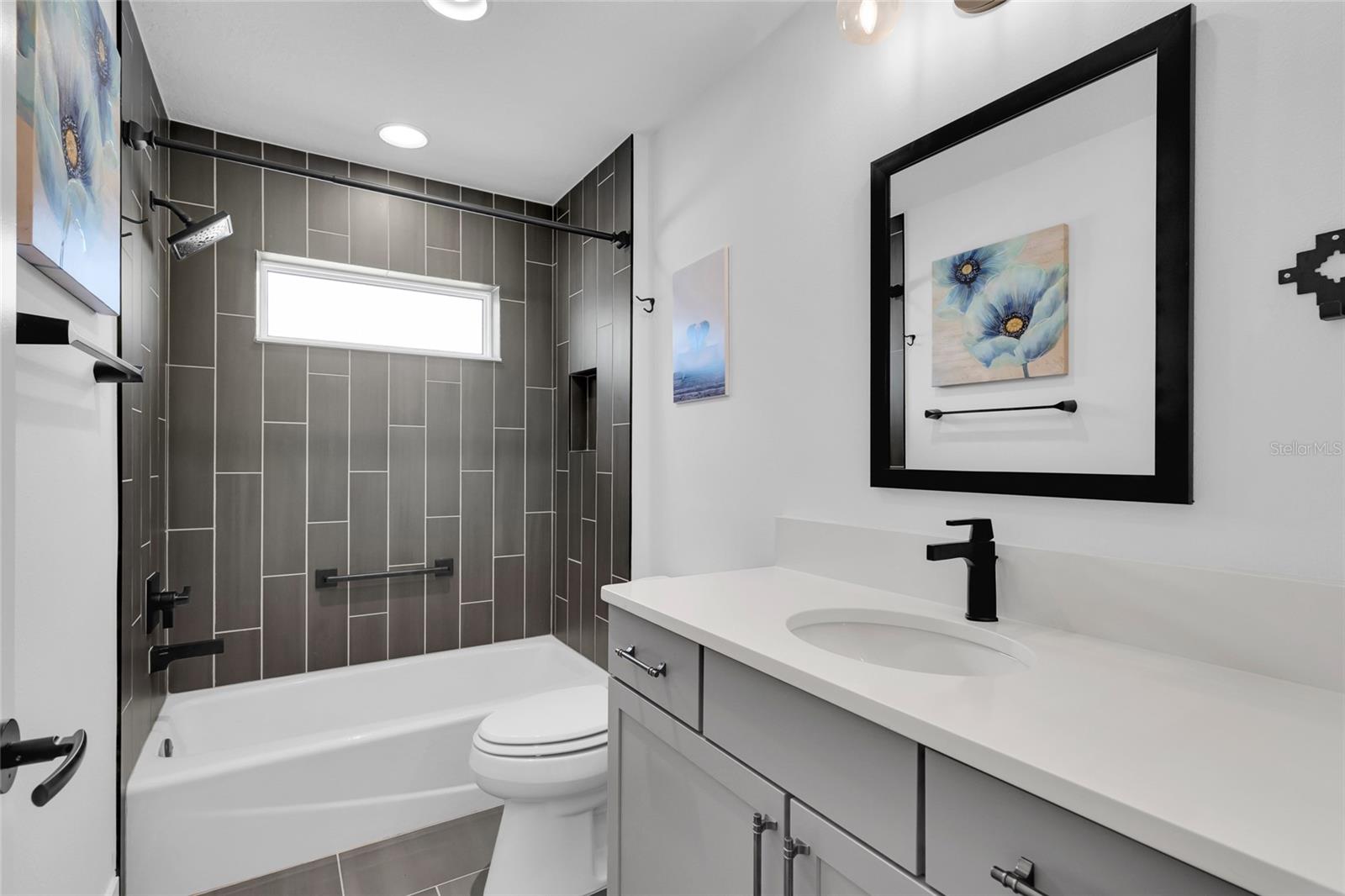 5495 HAWKINS DR, THE VILLAGES, FL, 32163