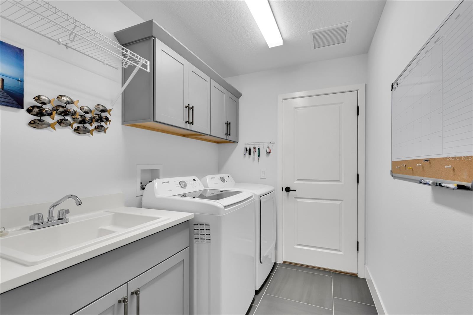5495 HAWKINS DR, THE VILLAGES, FL, 32163
