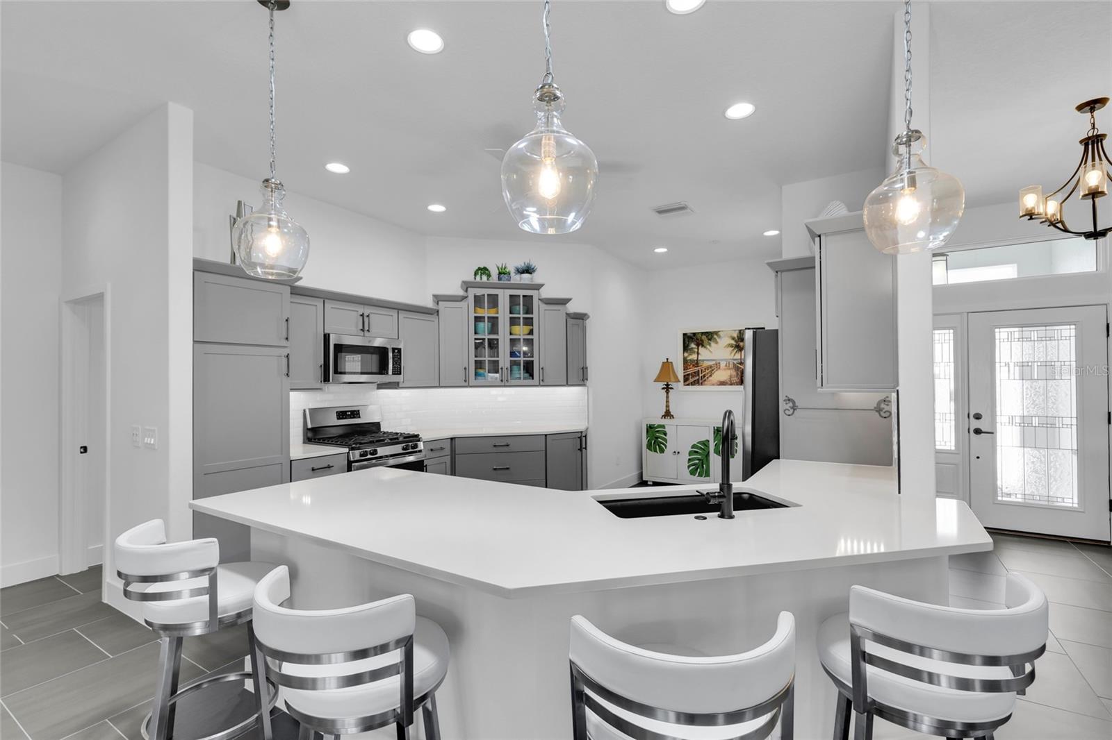 5495 HAWKINS DR, THE VILLAGES, FL, 32163