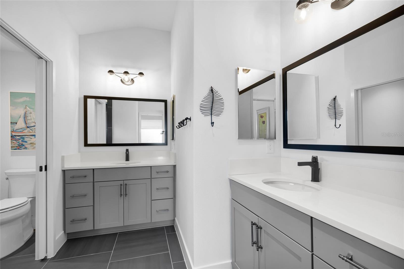 5495 HAWKINS DR, THE VILLAGES, FL, 32163