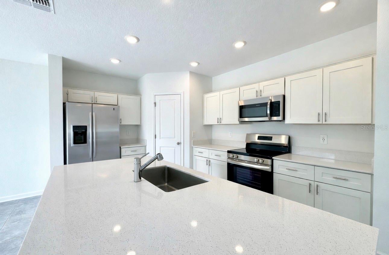 1727 FOREMAN RD, EAGLE LAKE, FL, 33839