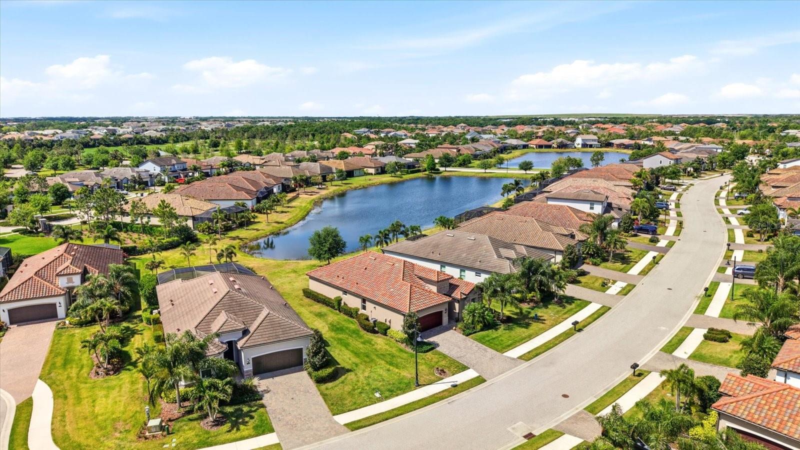 12422 PERENNIAL PL, LAKEWOOD RANCH, FL, 34211