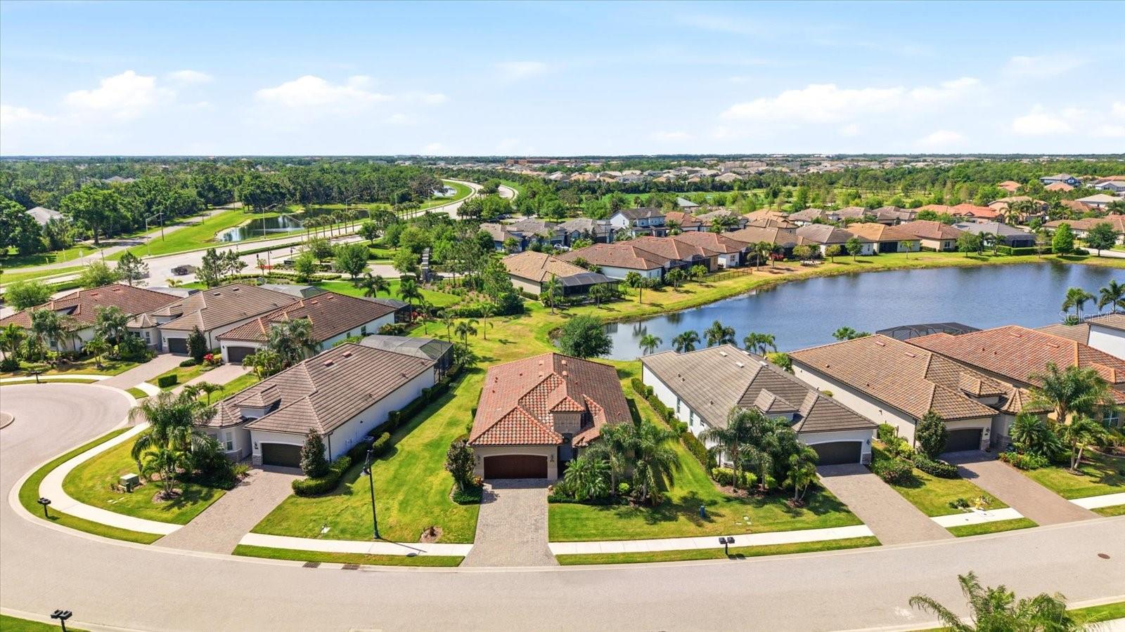 12422 PERENNIAL PL, LAKEWOOD RANCH, FL, 34211