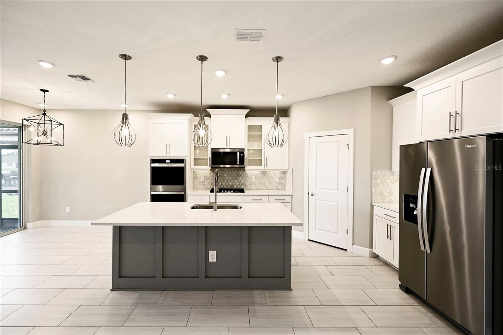3806 SAVANNA PALMS CT, LAKEWOOD RANCH, FL, 34211