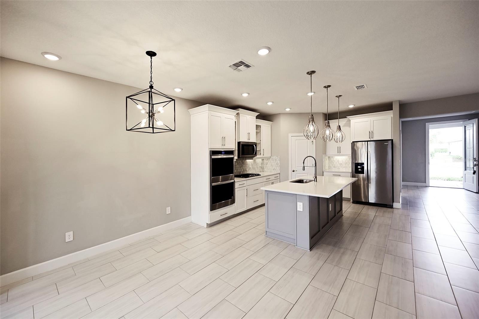 3806 SAVANNA PALMS CT, LAKEWOOD RANCH, FL, 34211