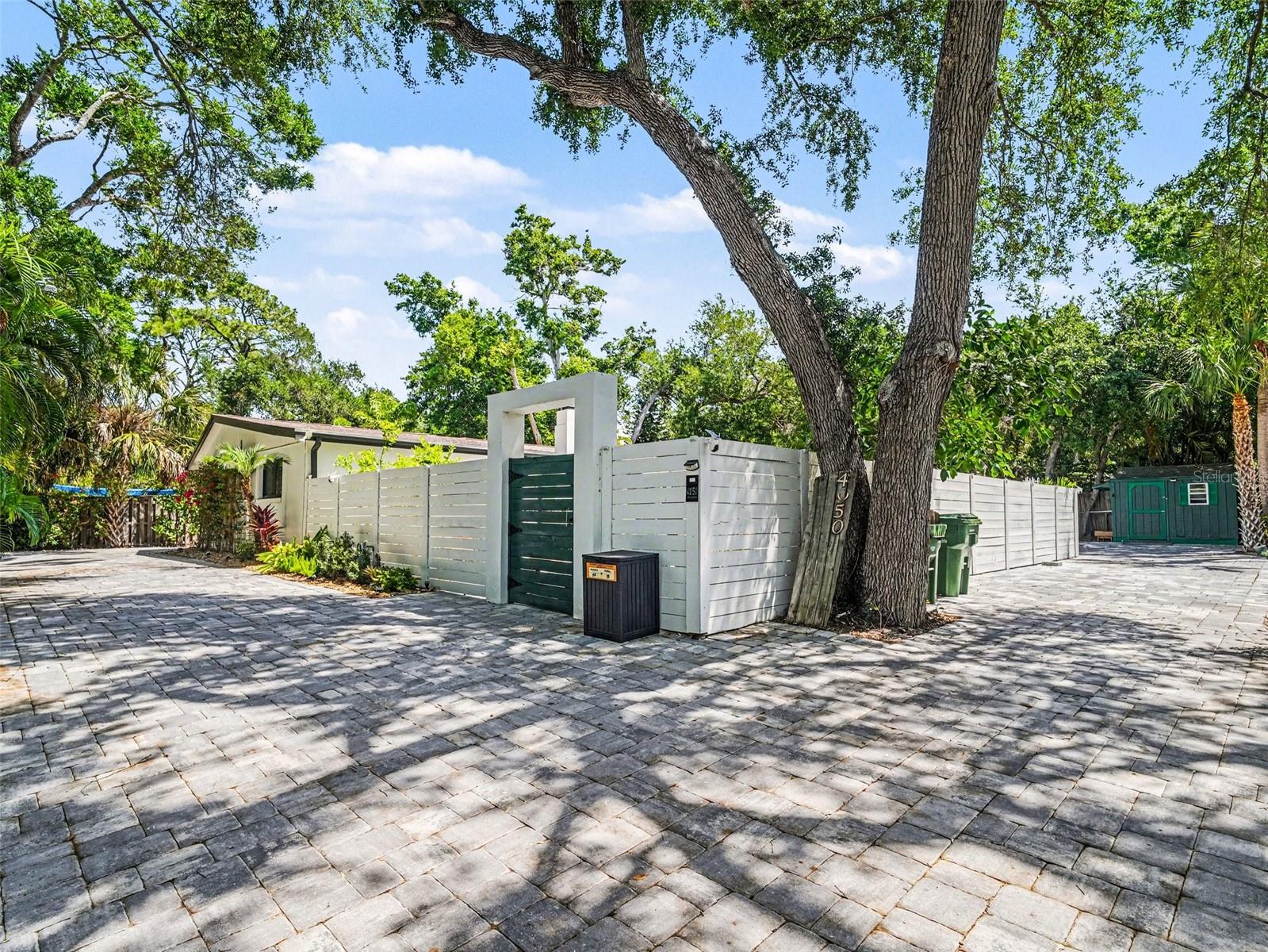 4050 TURKS CAP PL, SARASOTA, FL, 34234