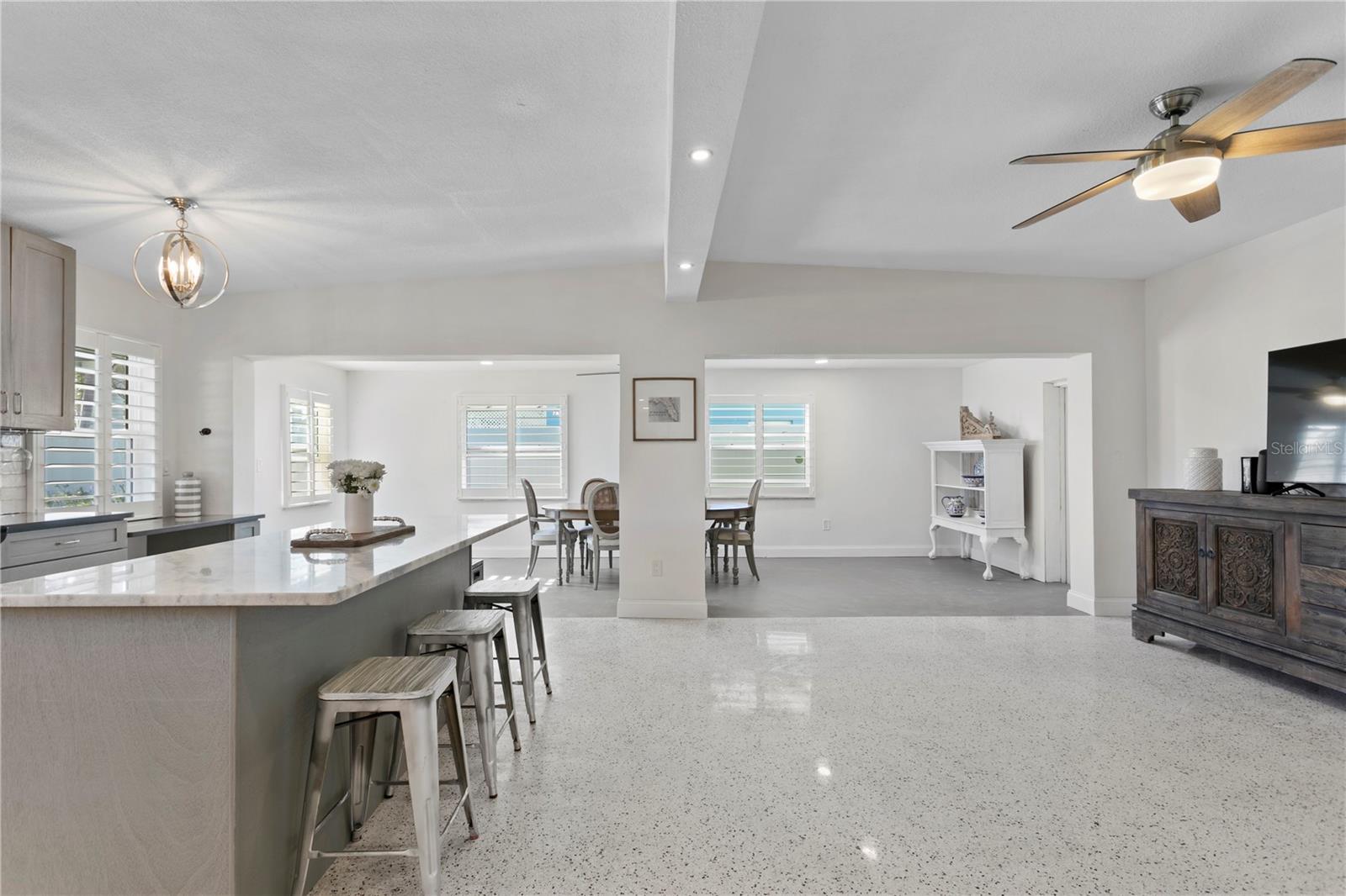 6931 GRANDE VISTA WAY S, ST PETERSBURG, FL, 33707