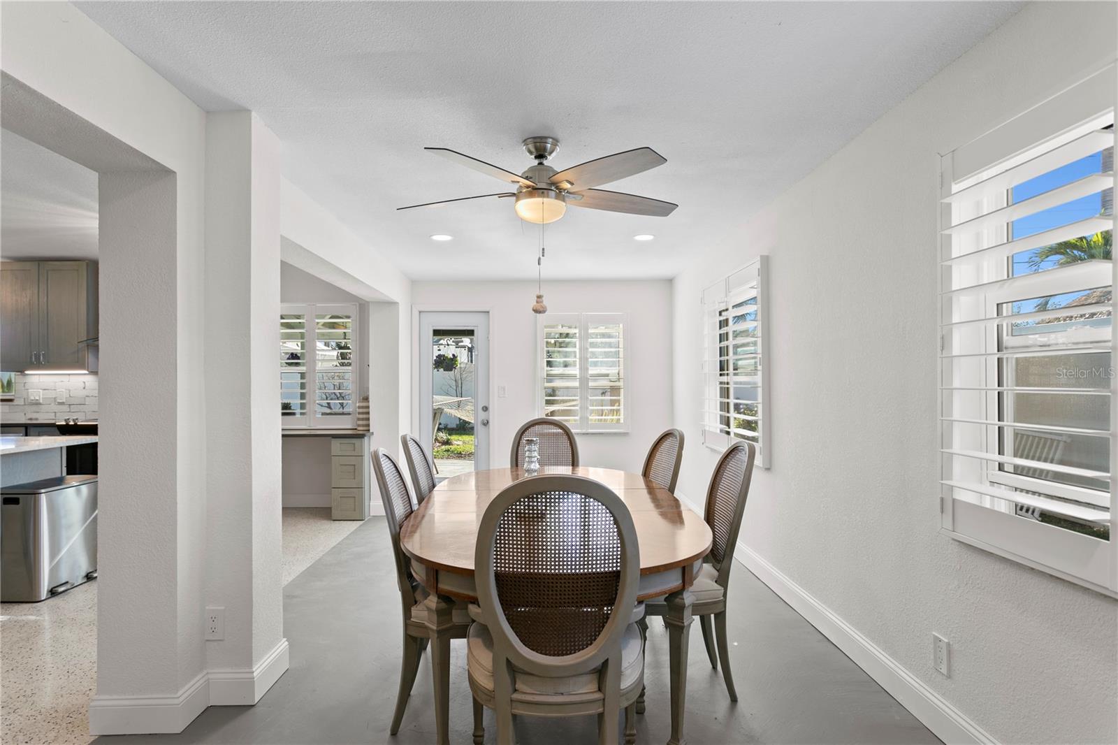 6931 GRANDE VISTA WAY S, ST PETERSBURG, FL, 33707