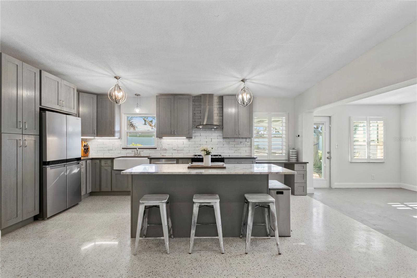 6931 GRANDE VISTA WAY S, ST PETERSBURG, FL, 33707