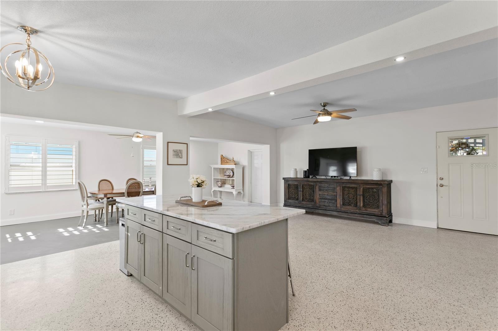 6931 GRANDE VISTA WAY S, ST PETERSBURG, FL, 33707
