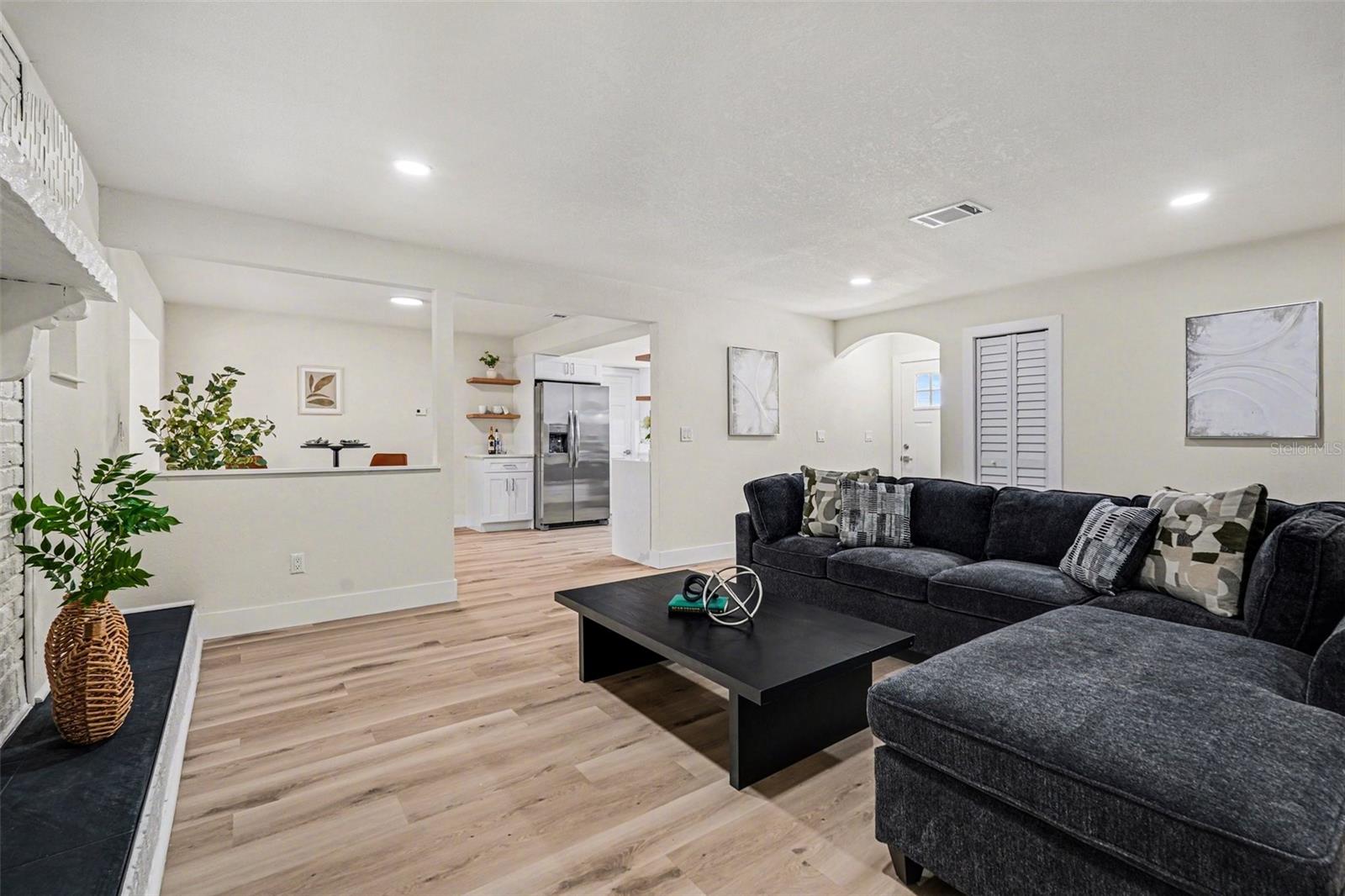707 QUEENS CT, SEFFNER, FL, 33584