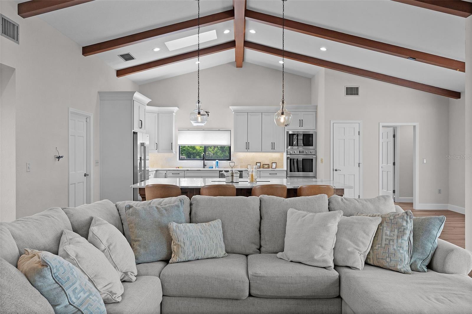 60 SAND LAKE PL, EUSTIS, FL, 32726