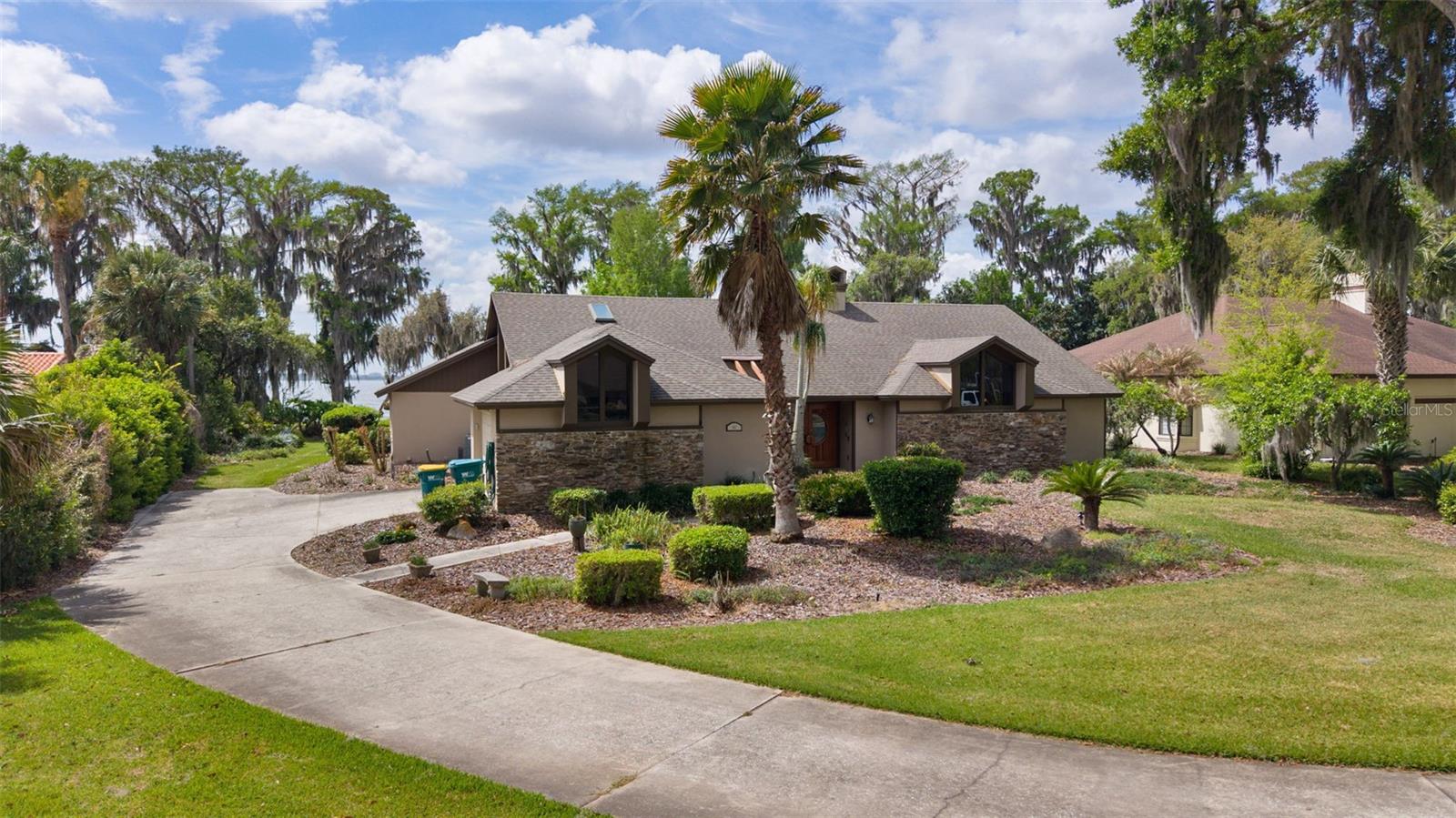 60 SAND LAKE PL, EUSTIS, FL, 32726