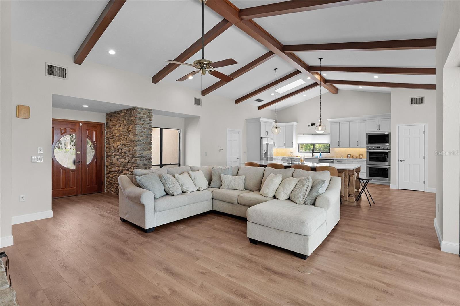 60 SAND LAKE PL, EUSTIS, FL, 32726