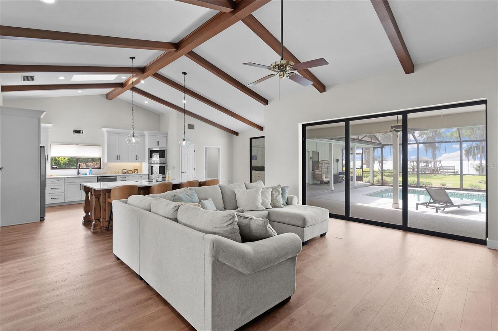 60 SAND LAKE PL, EUSTIS, FL, 32726