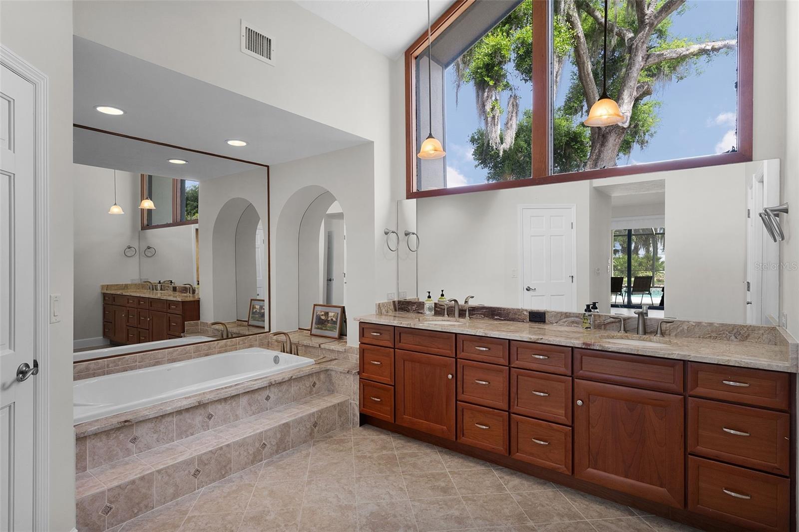 60 SAND LAKE PL, EUSTIS, FL, 32726