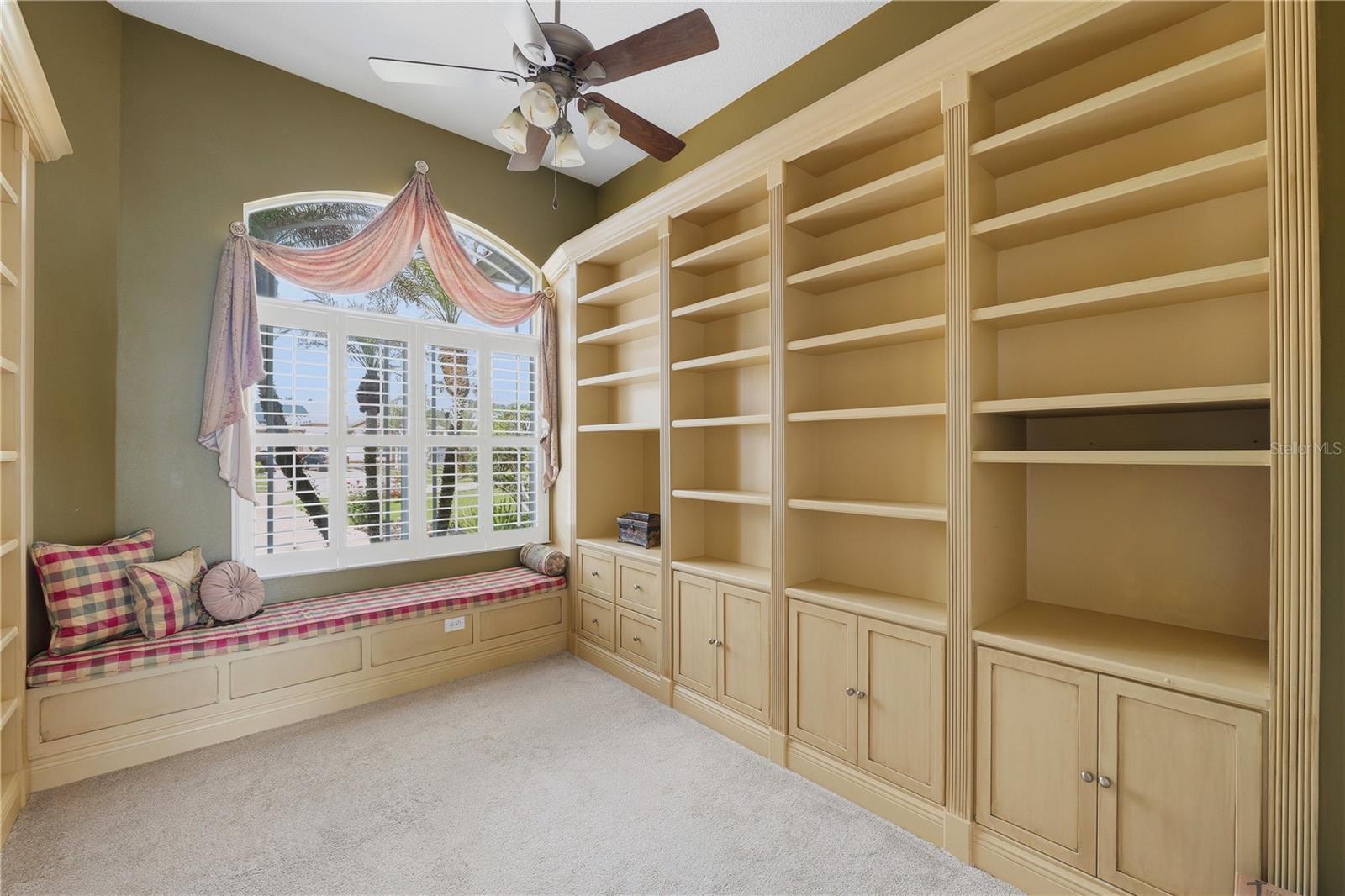 10513 BERMUDA ISLE DR, TAMPA, FL, 33647