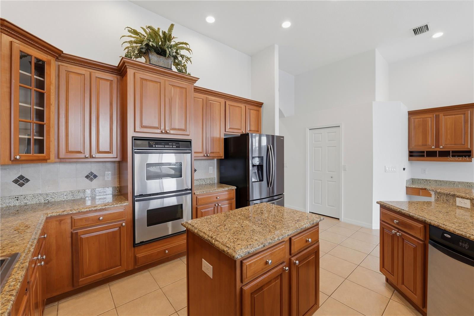 10513 BERMUDA ISLE DR, TAMPA, FL, 33647