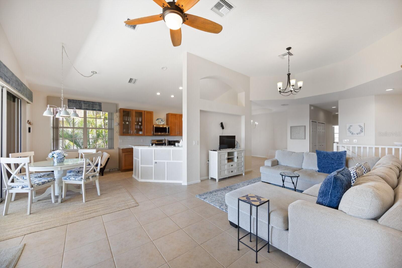 4604 CLUB DR #B202, PORT CHARLOTTE, FL, 33953