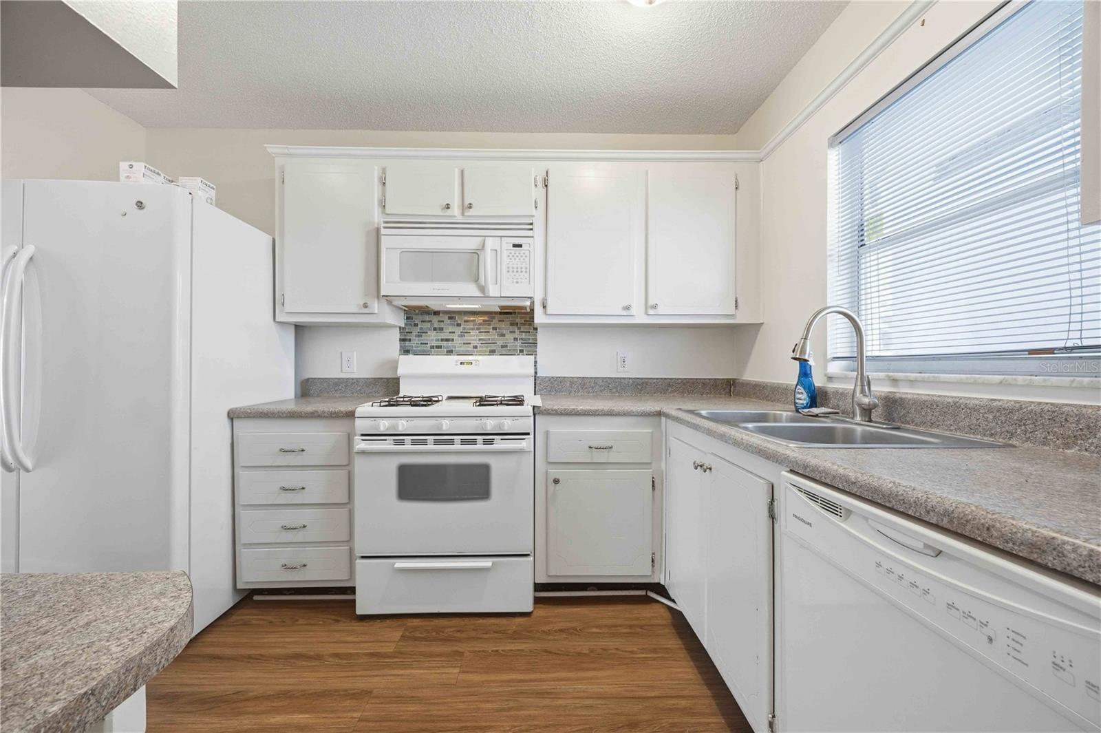 100 EL CAMINO DR #101, WINTER HAVEN, FL, 33884