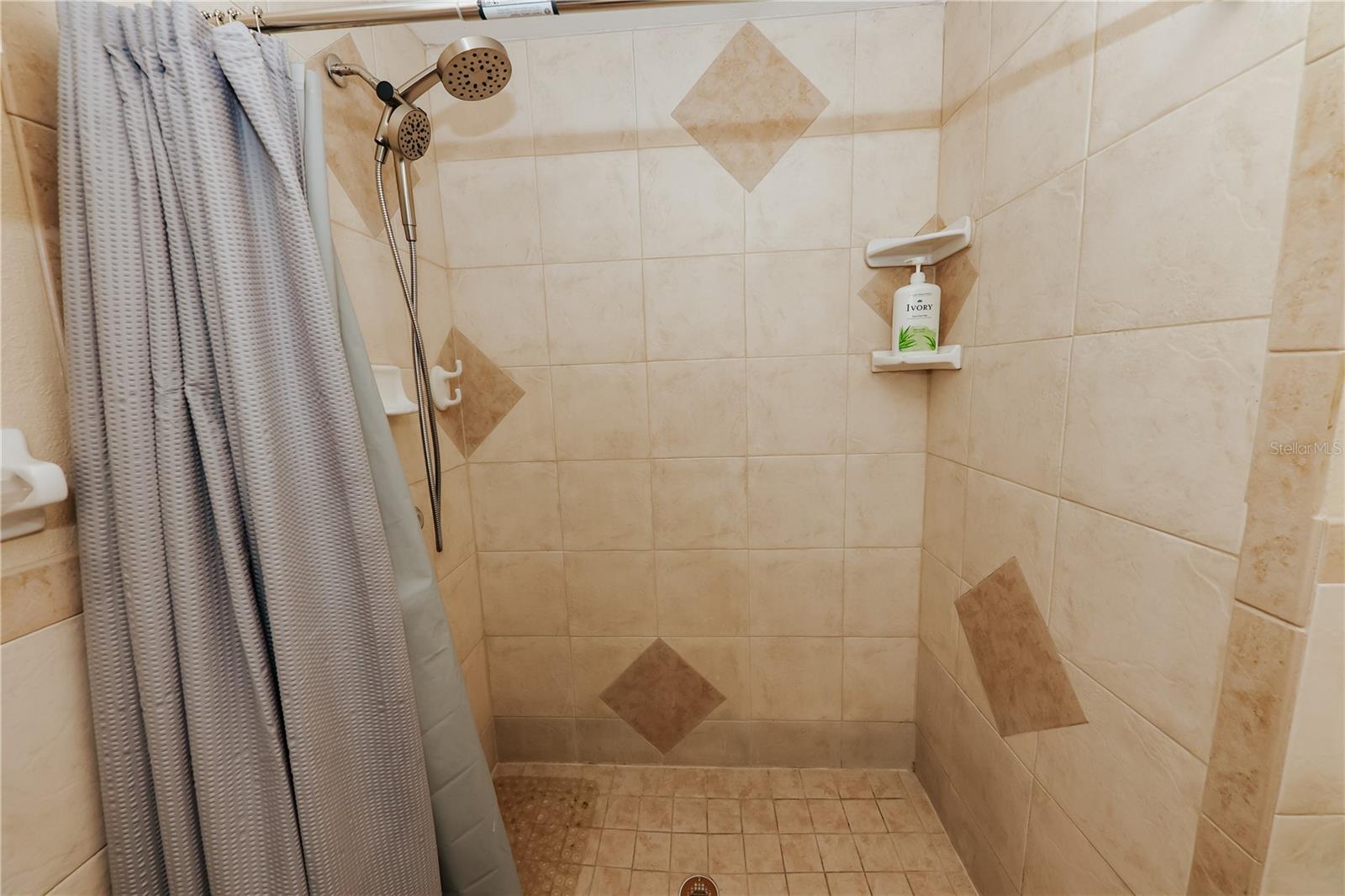 5211 24TH AVENUE DR W, BRADENTON, FL, 34209