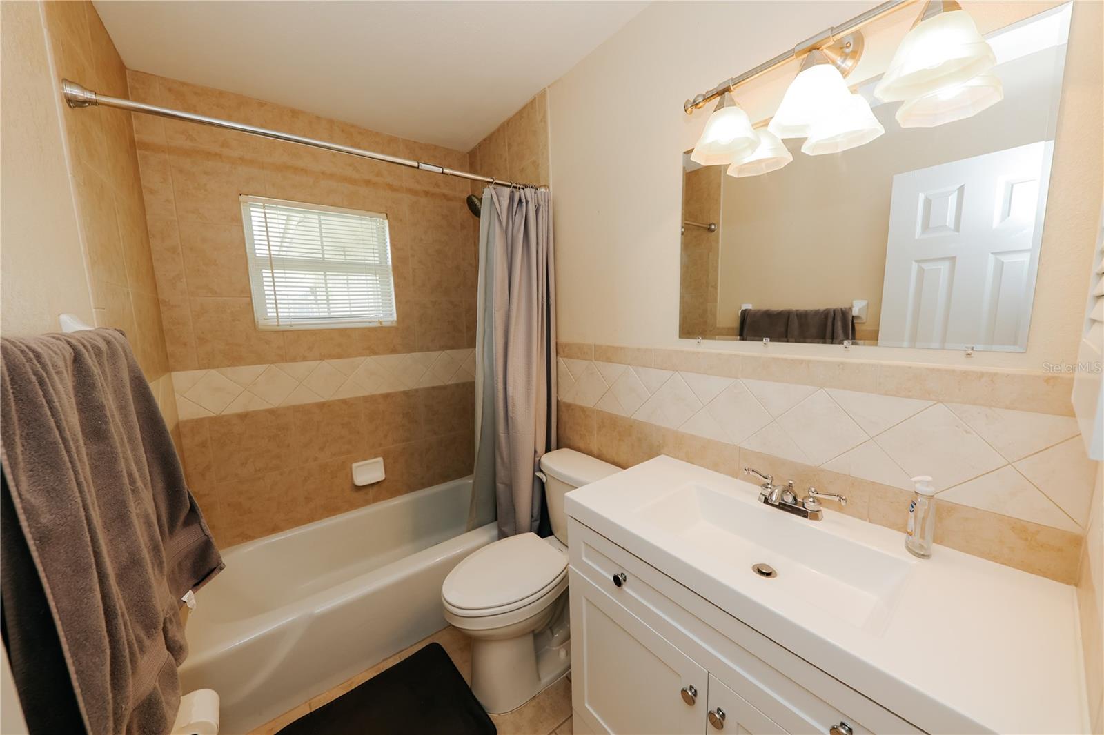 5211 24TH AVENUE DR W, BRADENTON, FL, 34209