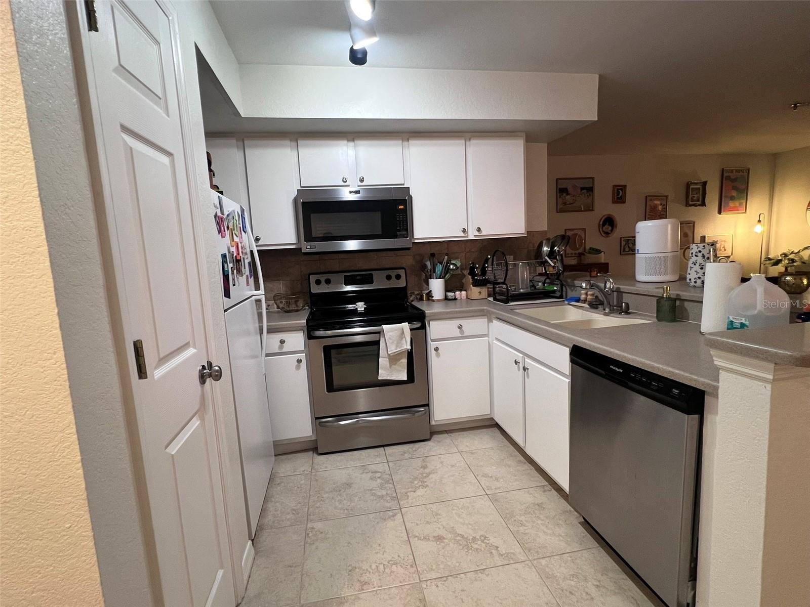 8513 ISLAND BREEZE LN #105, TEMPLE TERRACE, FL, 33637