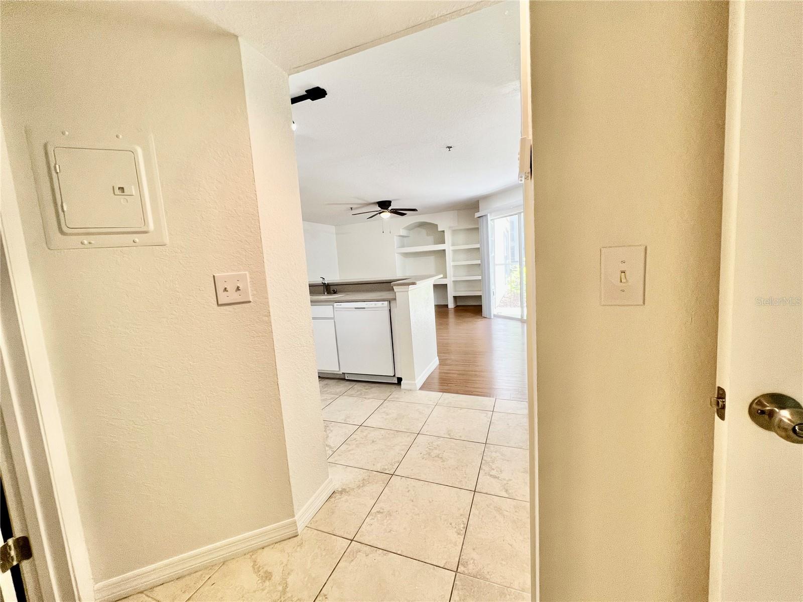 8513 ISLAND BREEZE LN #105, TEMPLE TERRACE, FL, 33637