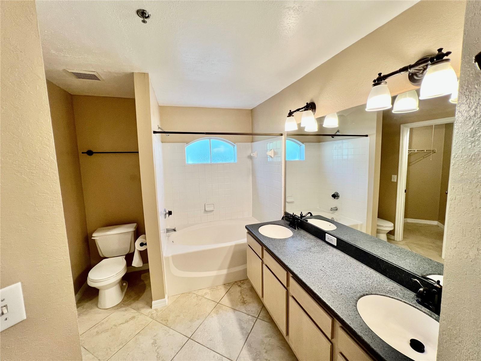 8513 ISLAND BREEZE LN #105, TEMPLE TERRACE, FL, 33637