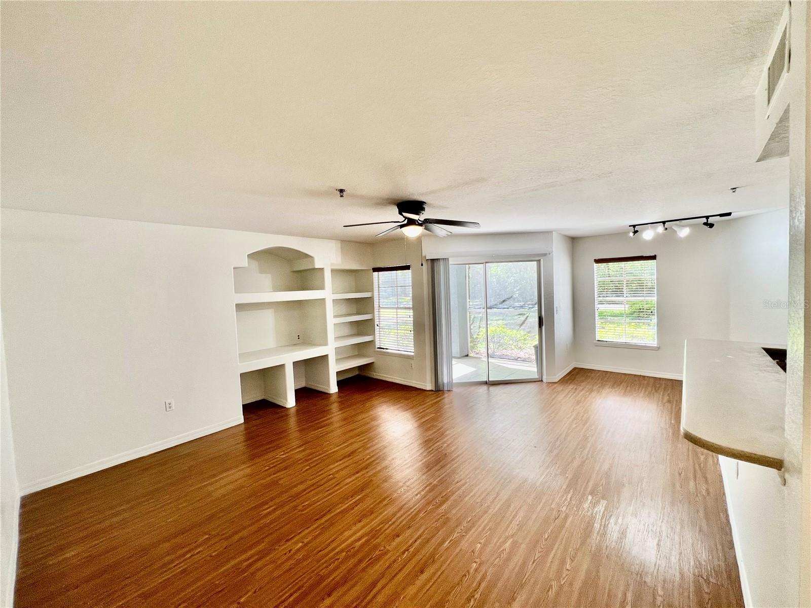 8513 ISLAND BREEZE LN #105, TEMPLE TERRACE, FL, 33637