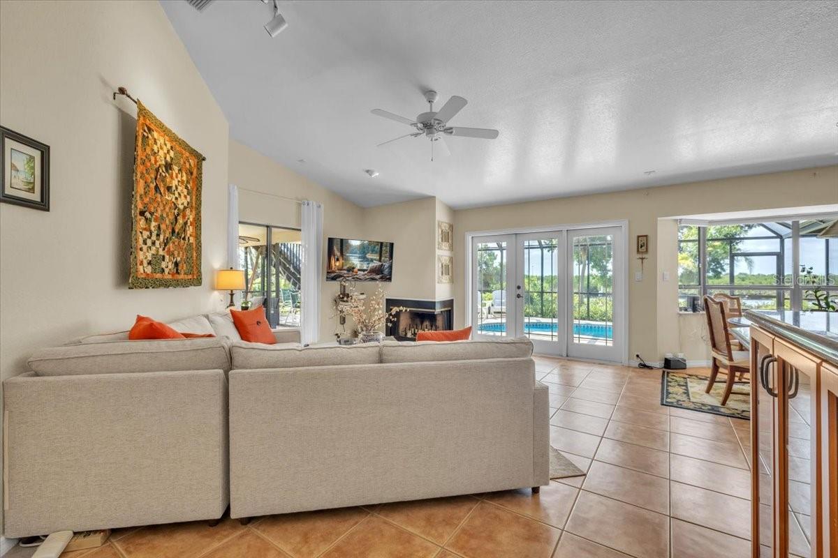 3264 PARK DR, PUNTA GORDA, FL, 33982