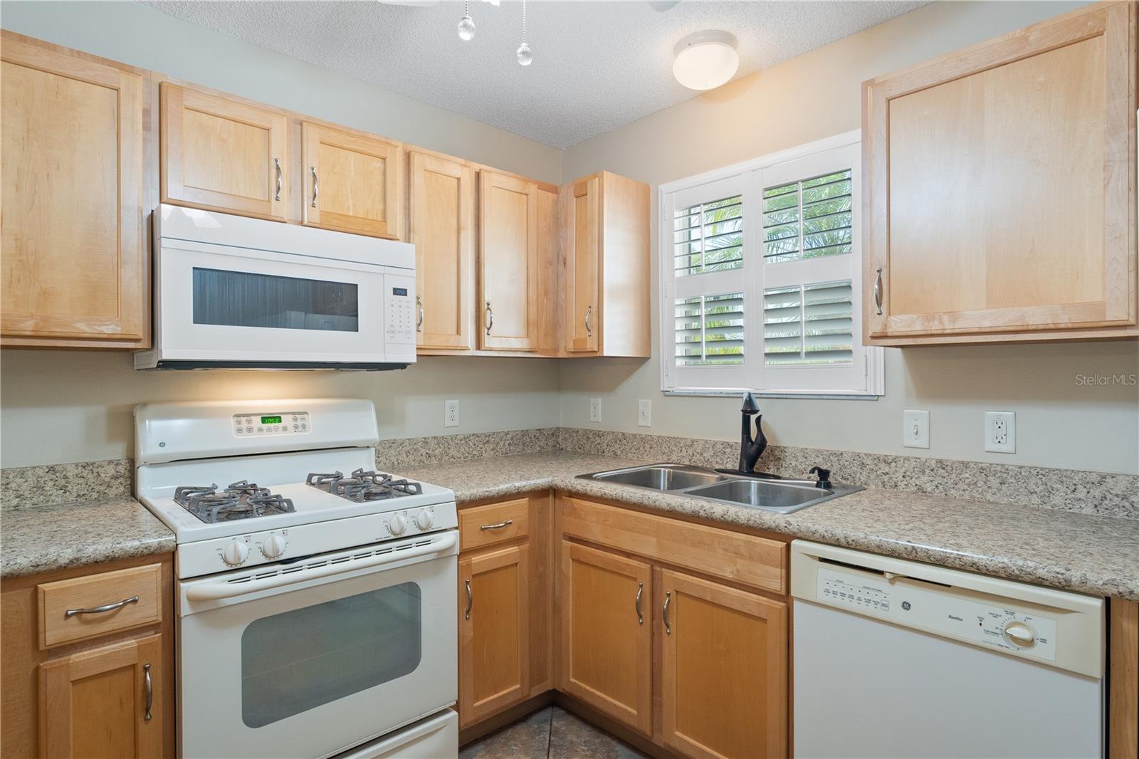 2461 DUE WEST DR, THE VILLAGES, FL, 32162