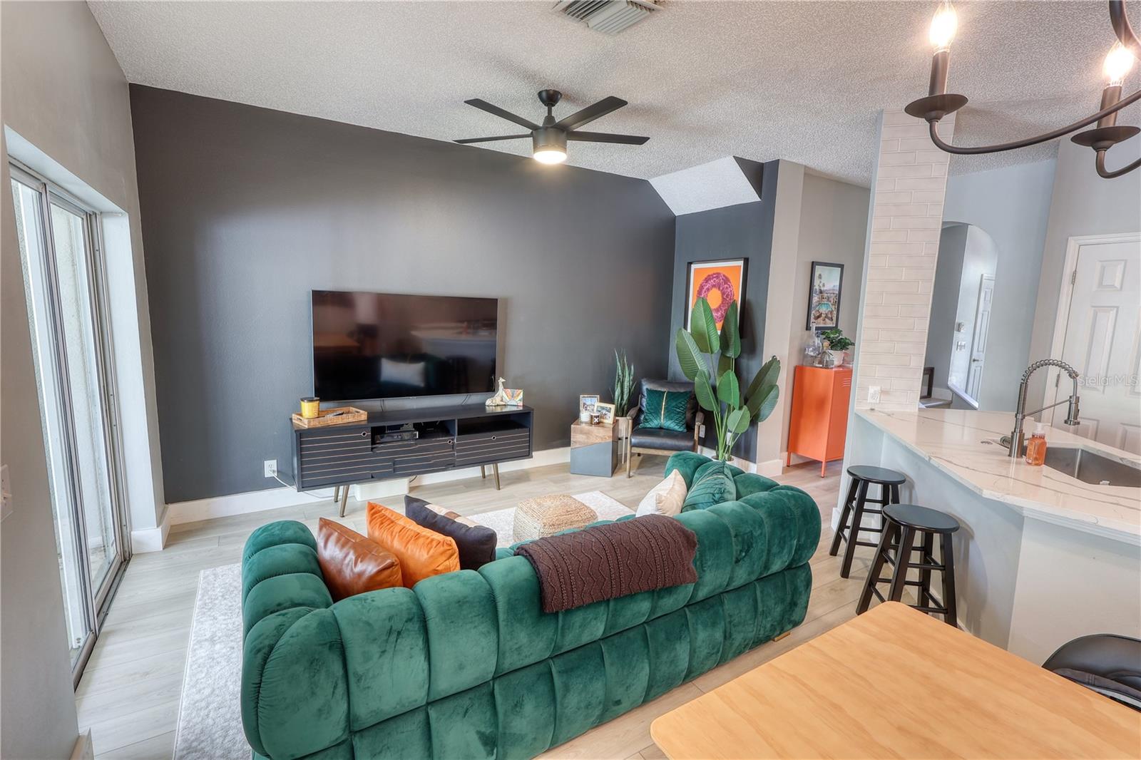 671 VALLANCE WAY NE, ST PETERSBURG, FL, 33716