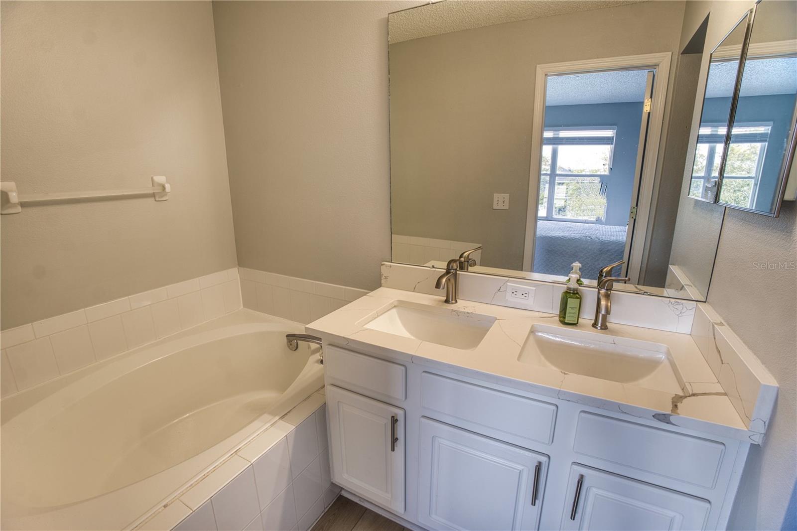 671 VALLANCE WAY NE, ST PETERSBURG, FL, 33716