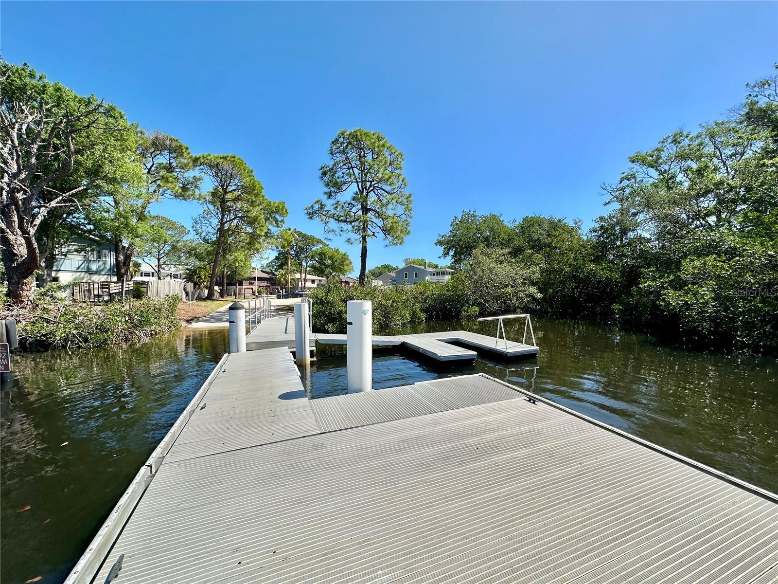106 SUNRISE DR, PALM HARBOR, FL, 34683