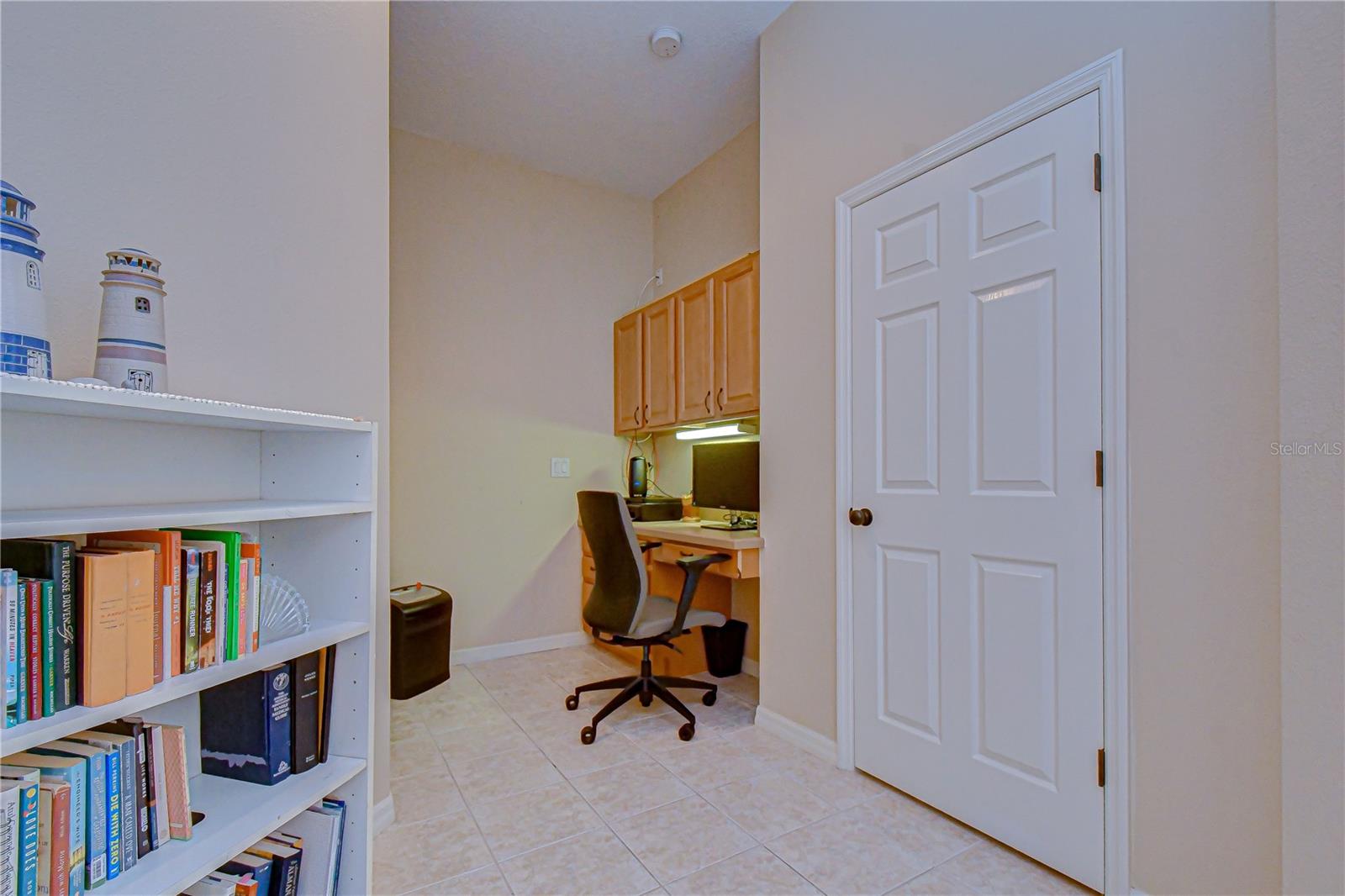 Private study nook located off the kitchen.