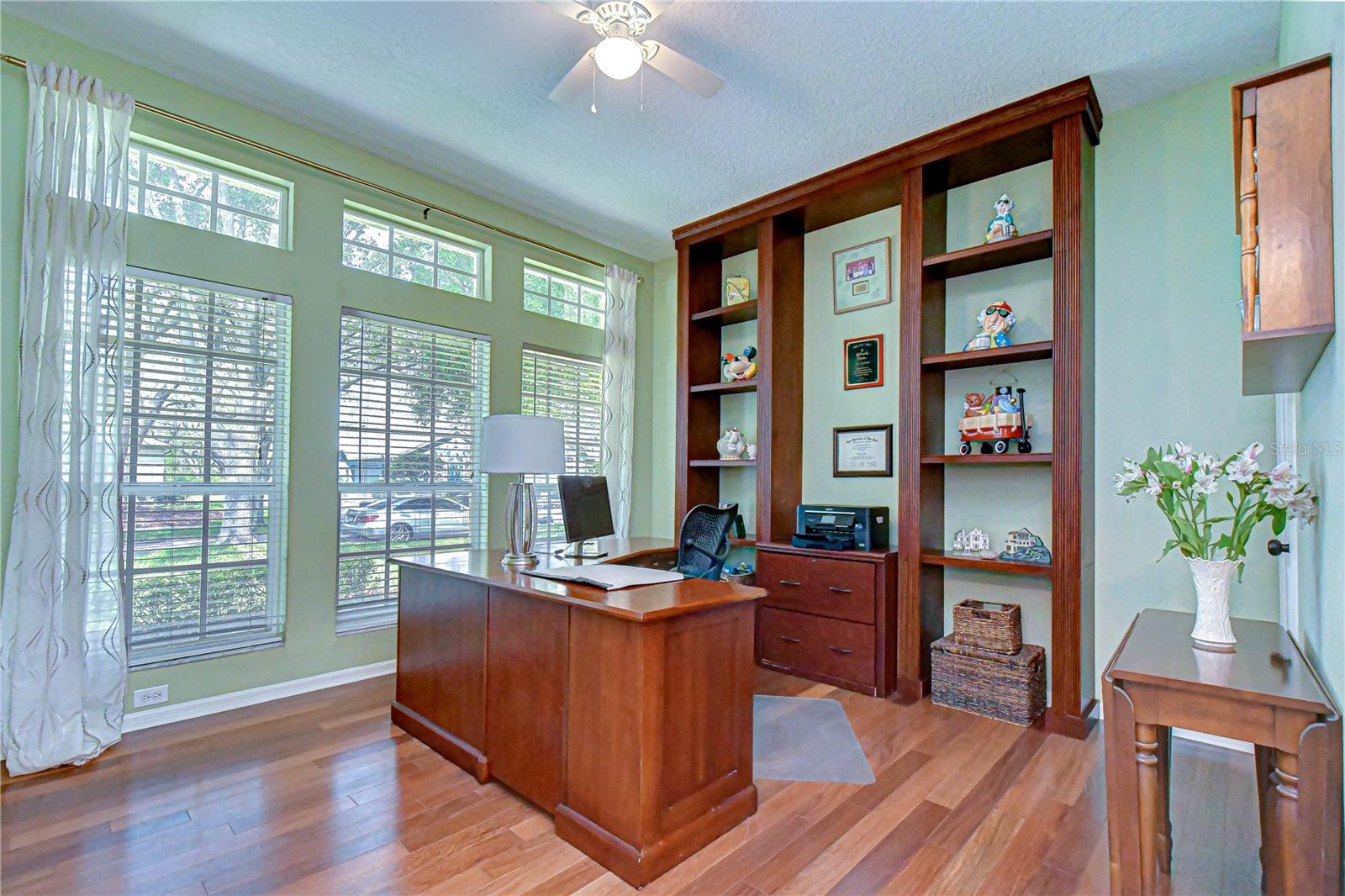 Additional flexible living or workspace.