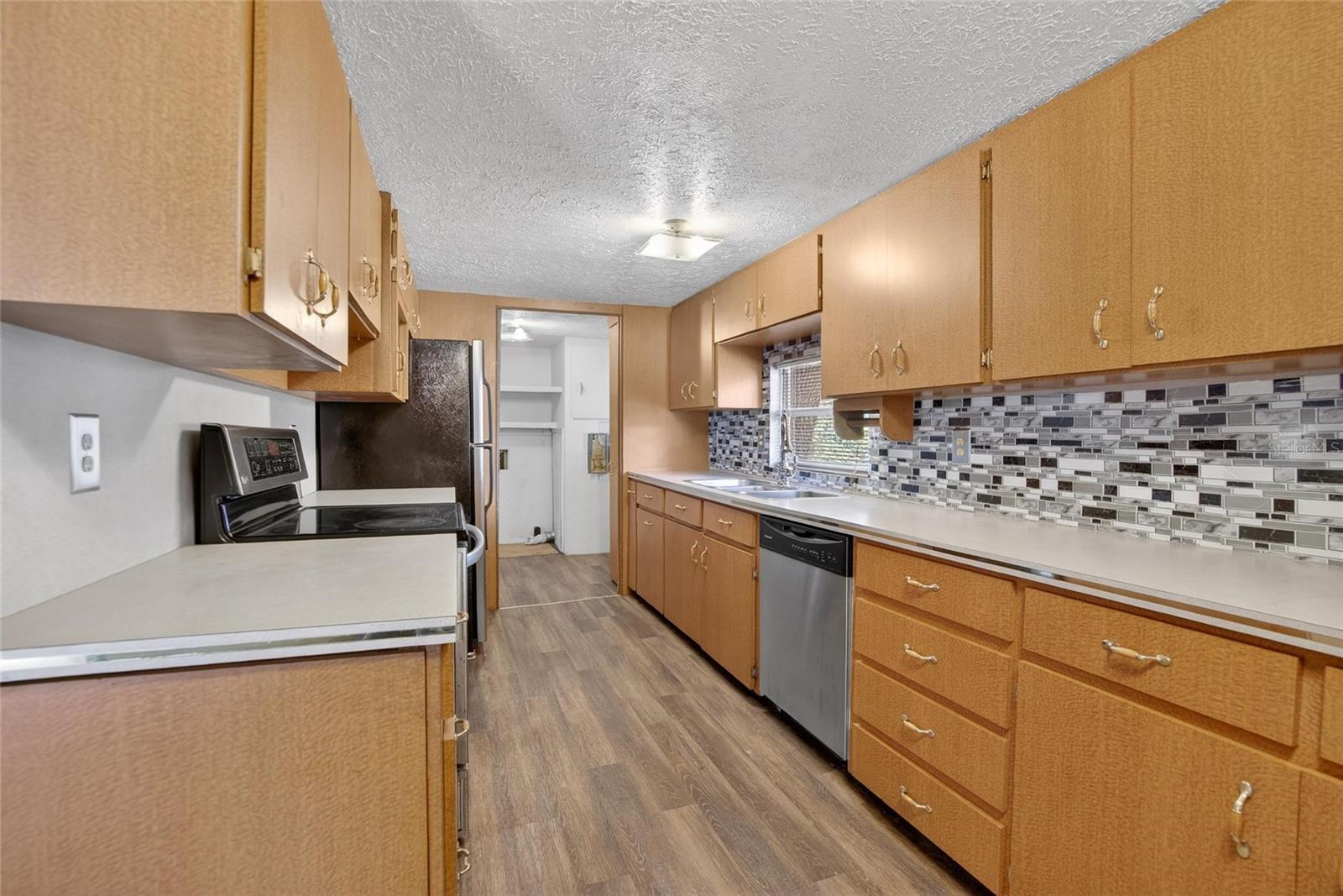 13804 HILLCREST DR, RIVERVIEW, FL, 33569