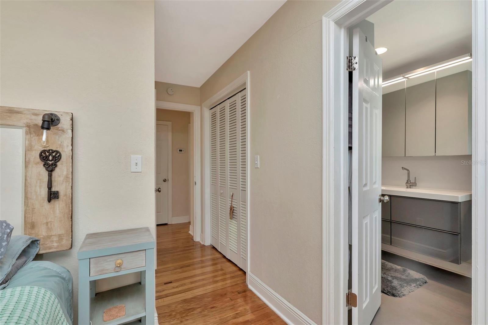 Primary with en-suite