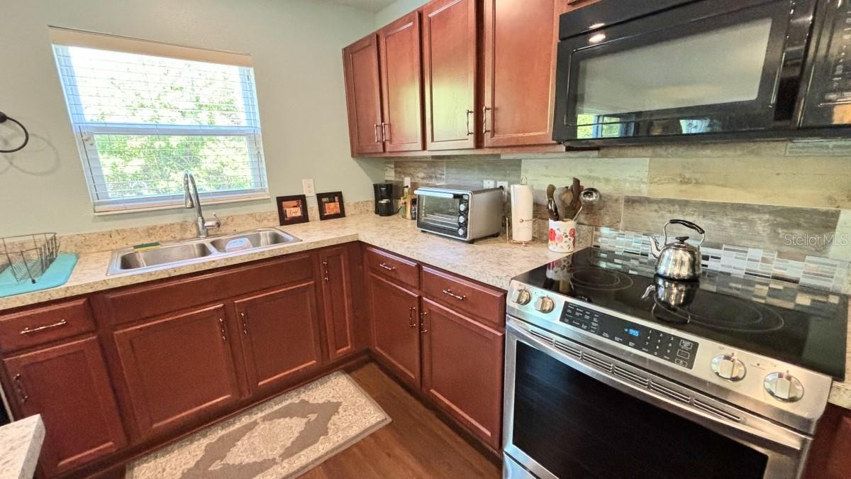 11521 SOUTHERN CREEK DR, GIBSONTON, FL, 33534